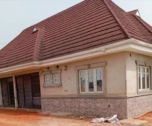 2bdrm Bungalow in Omu Isoko, Obafemi-Owode for sale