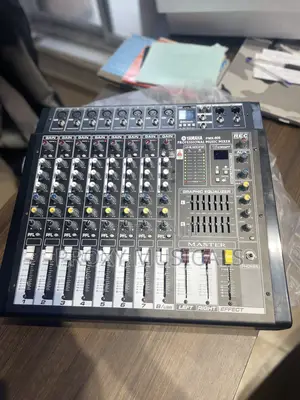 Yamaha 8 Channels Powered Mixer