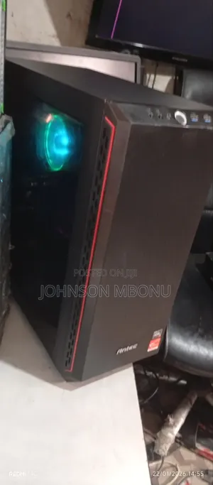 Desktop Computer Asus 32GB AMD Ryzen 7 SSD 1T