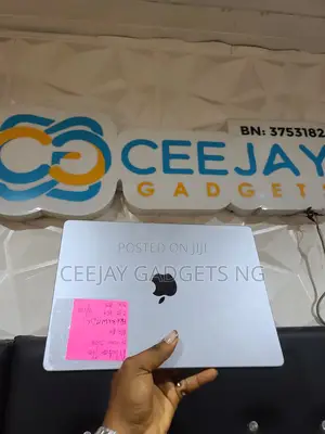 Laptop Apple MacBook Pro 2023 M3 8GB Apple M3 SSD 1T