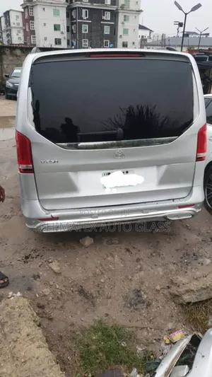 Benze Viano Bus Back Windscreen Glass Available
