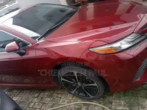Toyota Camry XSE FWD (2.5L 4cyl 8AM) 2018 Red