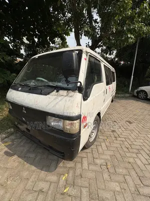 Mazda E2200 2007 White