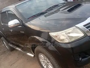 Toyota Hilux 2.5 D-4D SRX 2012 Black