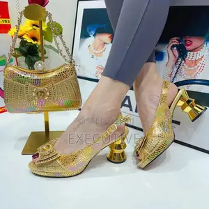 Elegant Ladies Beautiful Set of Sandals and Purse