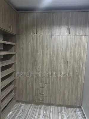 Luxury Built-in Wardrobe With Shoe Rack, Drawers Full Storage System