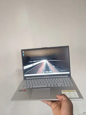 Laptop Asus VivoBook 15 X510UQ 8GB AMD Ryzen 3 SSD 512GB