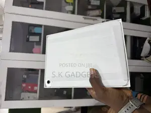 Apple iPad Wi-Fi 128 GB White