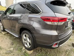 Toyota Highlander Limited V6 4x4 (3.5L 6cyl 6A) 2016 Gray
