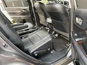 Toyota Highlander Limited V6 4x4 (3.5L 6cyl 6A) 2016 Gray