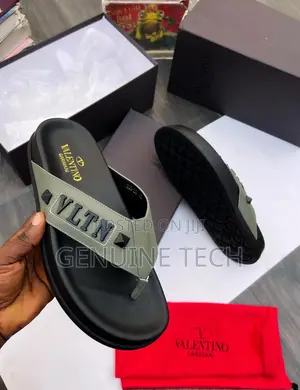 High Quality Valentino Slippers