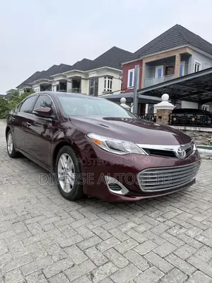 Toyota Avalon XLE Sedar FWD (3.5L 6cyl 6A) 2013 Burgundy
