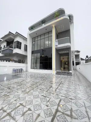 5bdrm Duplex in Chevron for sale