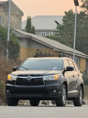 Toyota Highlander XLE 4dr SUV AWD (3.5L 6cyl 6A) 2015 Black