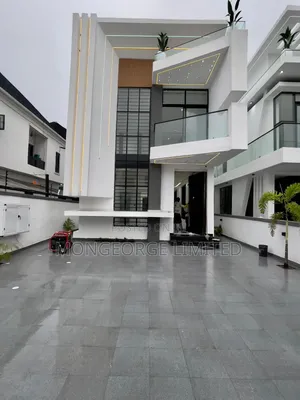 5bdrm Duplex in Chevron for sale
