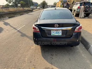 Nissan Altima Sedan 2.5 2013 Black