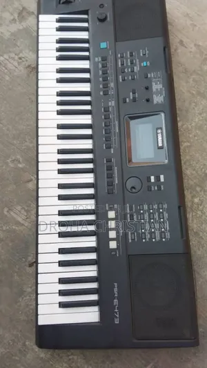 Yamaha Keyboard 473