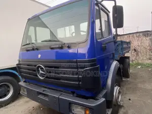 1617 Mercedes Benz Tipper Straight Engine