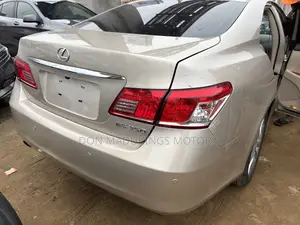 Lexus ES 350 2011 Gold