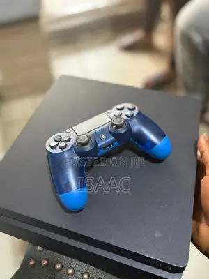 Ps4 2pads With 7games