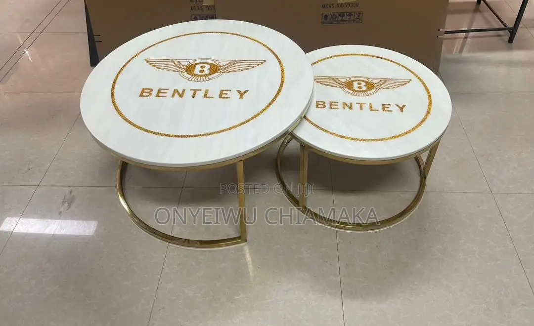 Round Center Table With Small Stools