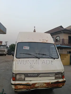 Nissan Caravan (Urvan) 1990 White