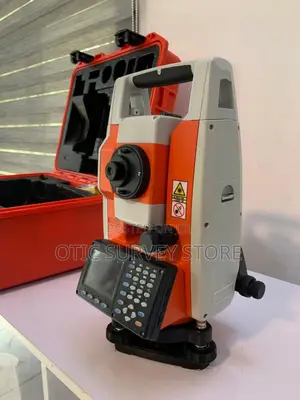 Comnav Tsc200 Total Station for Angle, Distance and Coordinate Measure