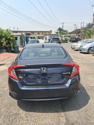 Honda Civic LX 4dr Sedan (2.0L 4cyl) 2017 Gray