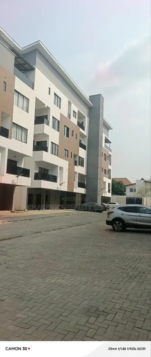 3bdrm Apartment in Ikeja GRA for sale