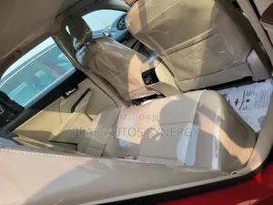 Toyota Camry XLE 4dr Sedan (2.5L 4cyl 6A) 2013 Red