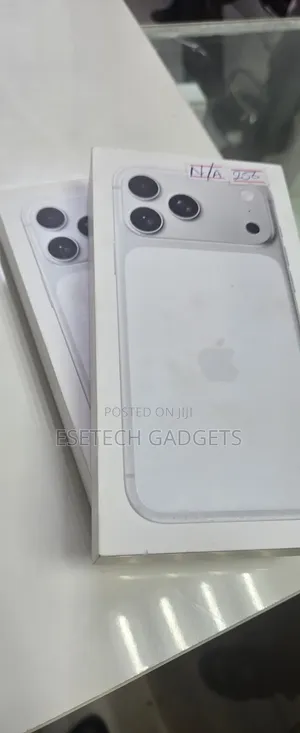 New Apple iPhone 17 Pro Max 256 GB White