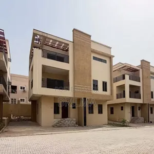 5bedrooms Fully Detached Duplex Located in Lifecamp