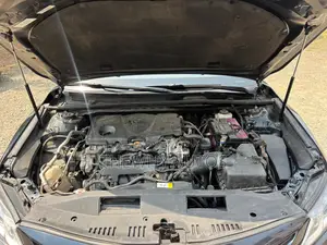 Toyota Camry SE FWD (2.5L 4cyl 8AM) 2018 Blue