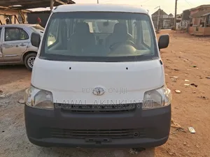 Toyota HiAce 2012 White