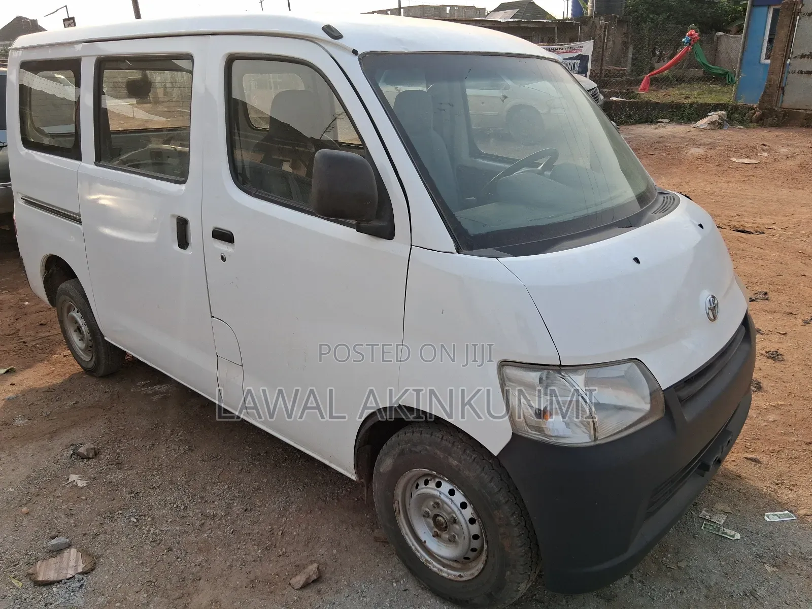 Toyota HiAce 2012 White