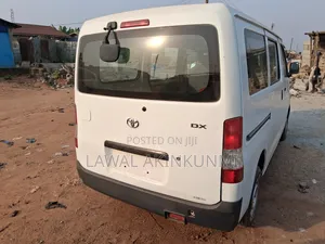 Toyota HiAce 2012 White