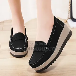 Ladies Pull on Double Sole Suede Shoe