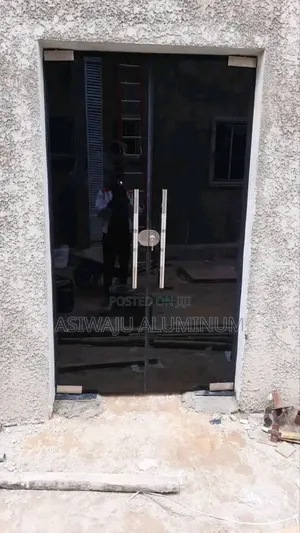 10 Mm Swing Glass