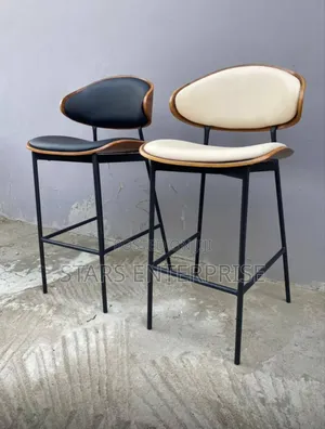Bar Stool / Modern High Chair
