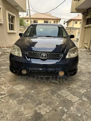 Toyota Matrix XR Hatchback FWD (1.8L 4cyl 4A) 2005 Blue