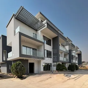5bdrm Townhouse/Terrace in Guzape District for sale