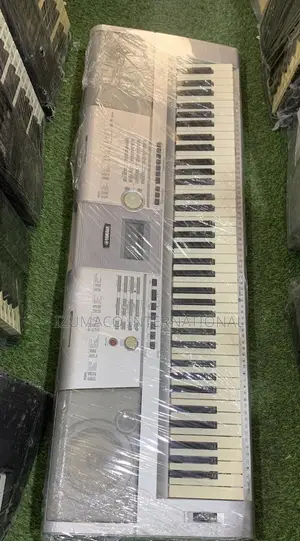 Yamaha Portable Grand DGX-205professional Keyboard Very Clean