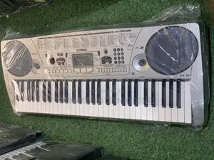 Yamaha Ez-30 Keyboard Piano/ Excellent Condition