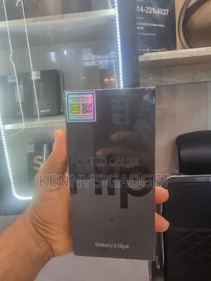 New Samsung Galaxy Z Flip4 256 GB Black