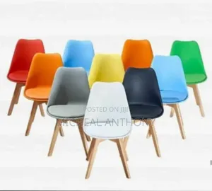 Office Chairs Have Different Colours With High Quality Designs