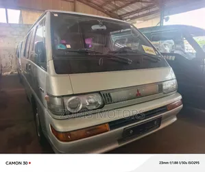 Mitsubishi L300 2005 Silver