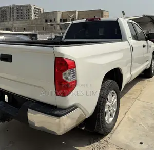 Toyota Tundra 2021 White