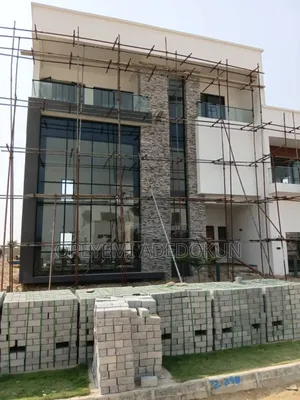 Modern Design 5 Bedroom Duplex With a Bq + Swimming Pool