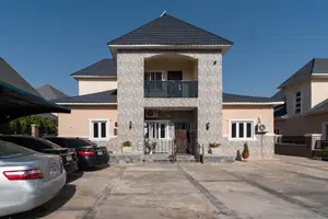 3bedrooms Fully Detached Duplex