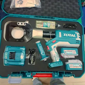 Total Trcli2002 Lithium-ion Hydraulic Cable Cutter.